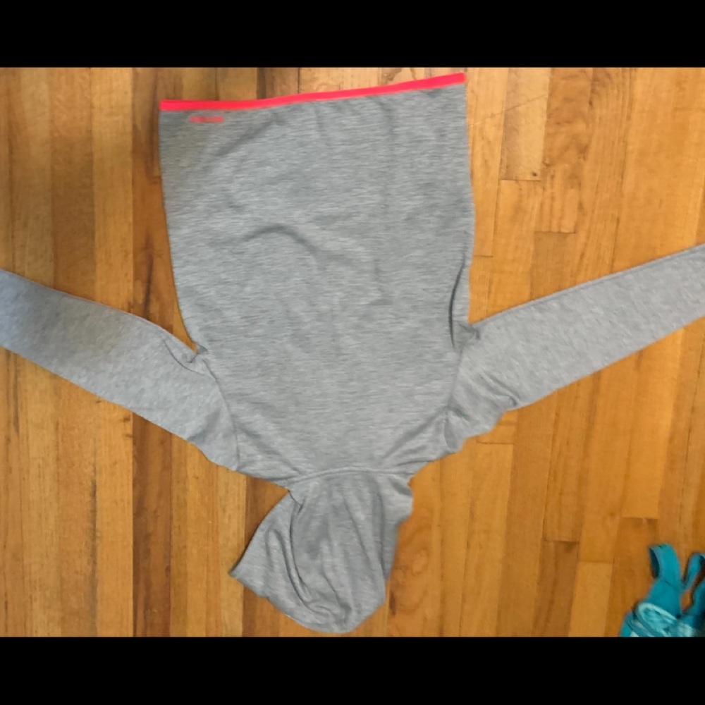 Under armer sweatshirt